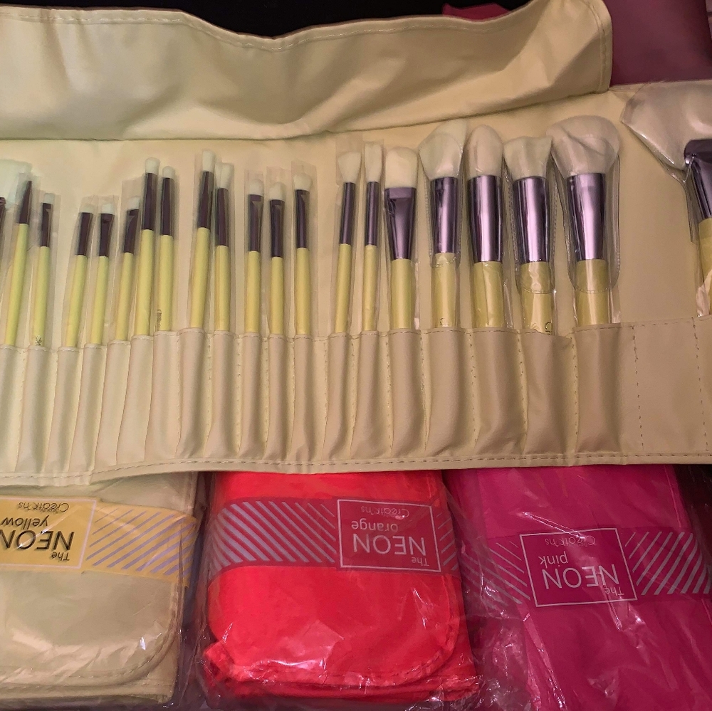 Makeup brushes